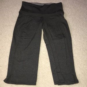 Women’s grey lulu lemon workout leggings